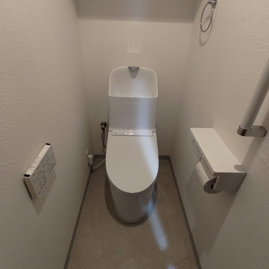 目黒区　トイレ交換工事